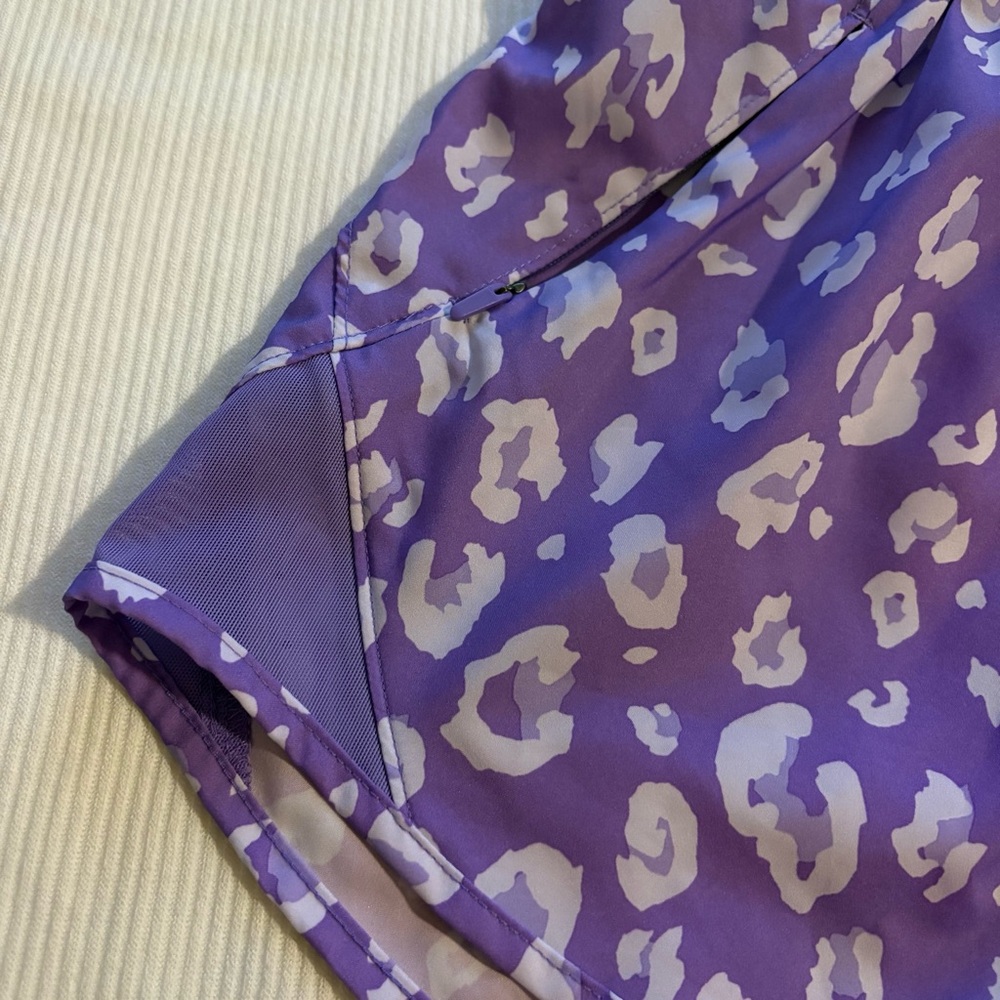 All in Motion Mid-Rise Run Shorts Purple Leopard Zip Pocket Lined - Picture 4 of 8